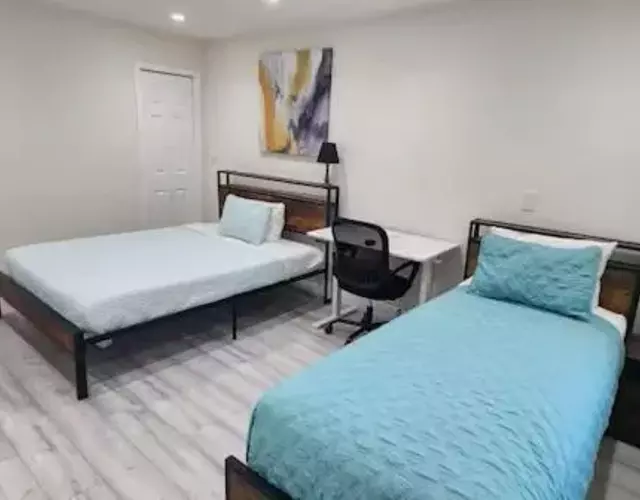 Palo Alto Master with private bathroom and private entry , near Stanford
