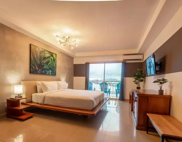 MARINN Tropical Vibes Hotel