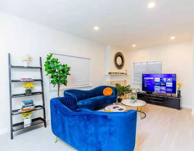 Newly Remodeled 5B4B 2 mile from the Rose Parade