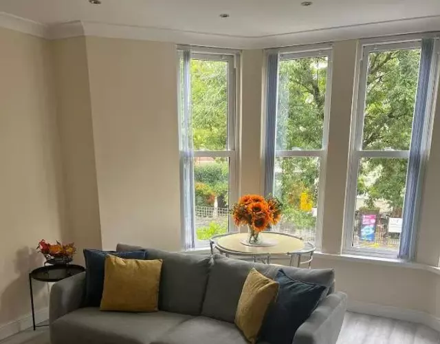 Penarth Station Renovated apartment
