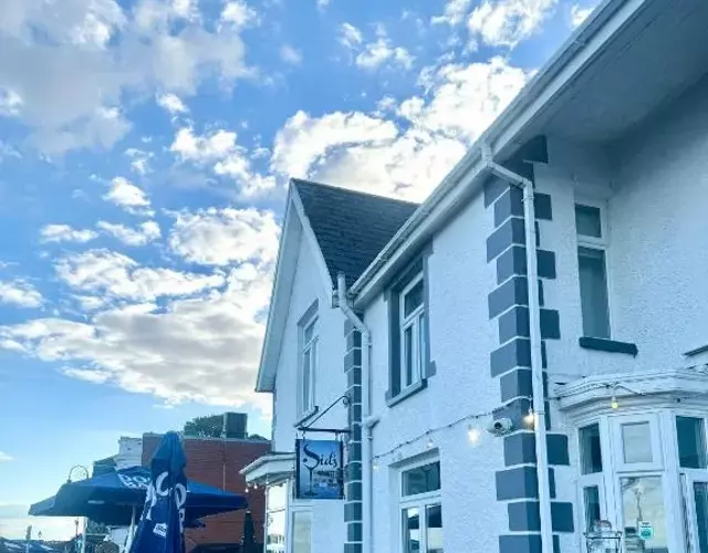 Sids restaurant and bar with rooms