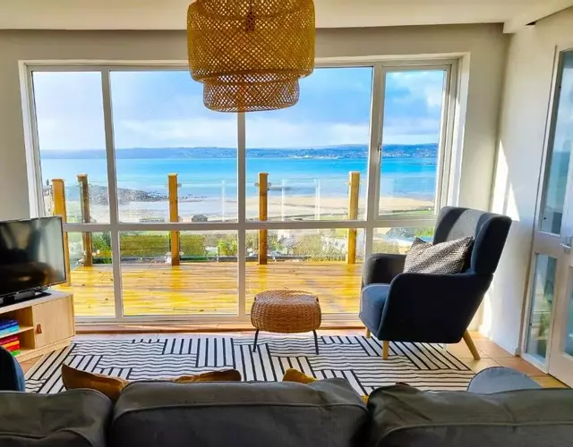1Rosemount -Marazion - Iconic view of St Michaels Mt, Sea, Beach, 2xParking, Netflix Prime