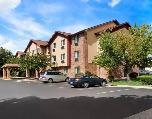 Super 8 by Wyndham East Peoria