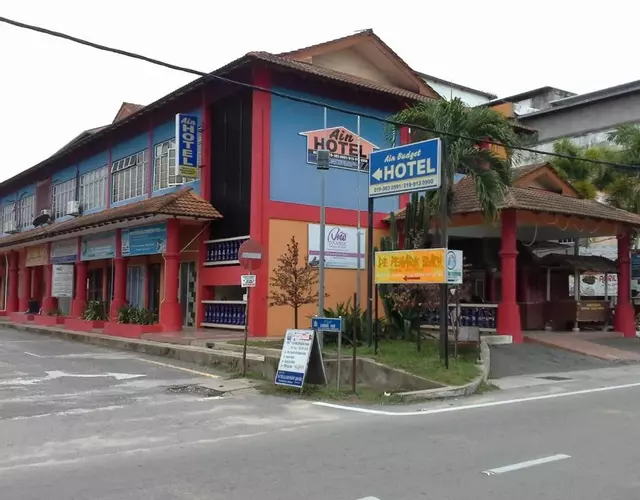 KUALA BESUT JETTY BUDGET HOTEL AIN - In front of Kuala Besut Jetty