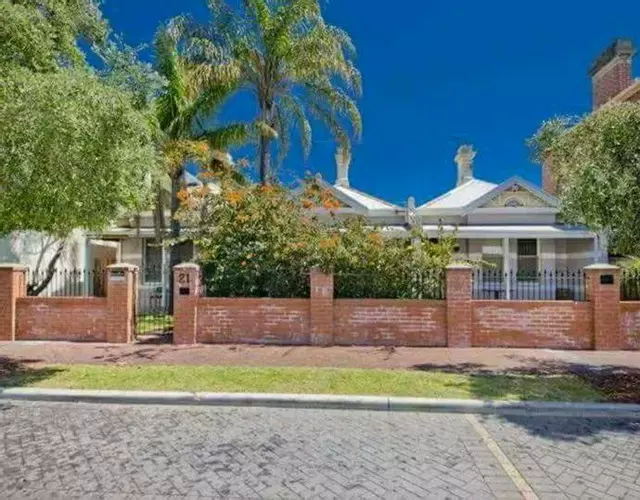 myOZexp Palmerston Lodge