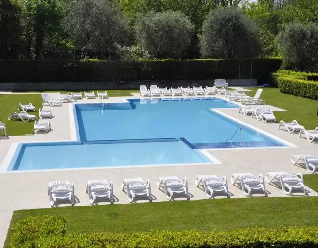 Snug Holiday Home in Lazise with Heating, near Lake Garda