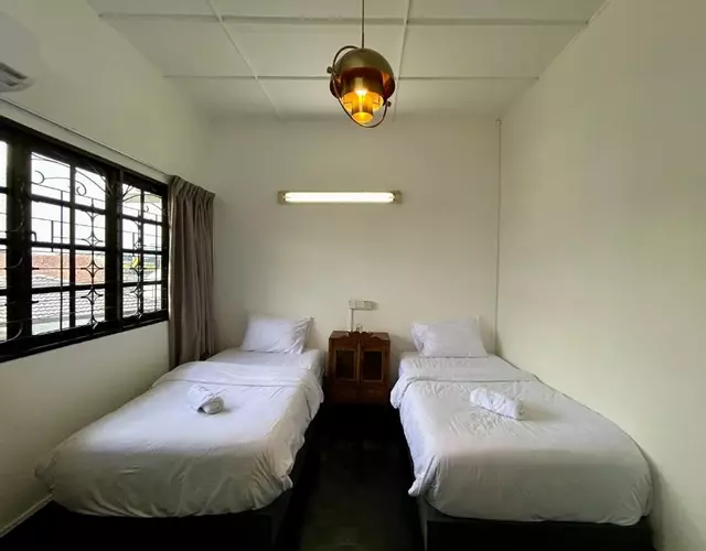 Cozy Twin Bedroom Homestay in Shared Bungalow SS2 PJ