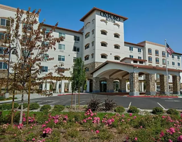 Oxford Suites Sonoma - Rohnert Park
