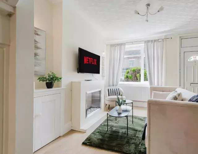 Spacious 3-Bedroom Apartment in Peterborough - Free Parking, Superfast Wi-Fi, Ideal for Families, Contractors, and Long-Term Stays