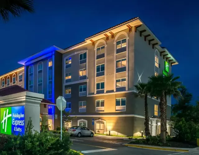 Holiday Inn Express & Suites - St. Petersburg - Madeira Beach by IHG