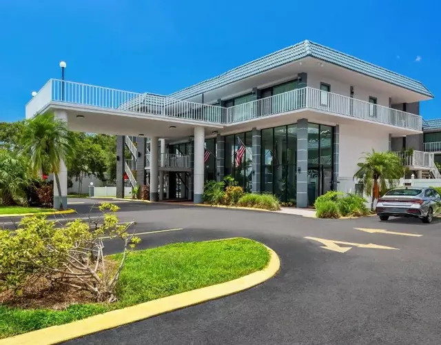 Quality Inn & Suites at Tropicana Field