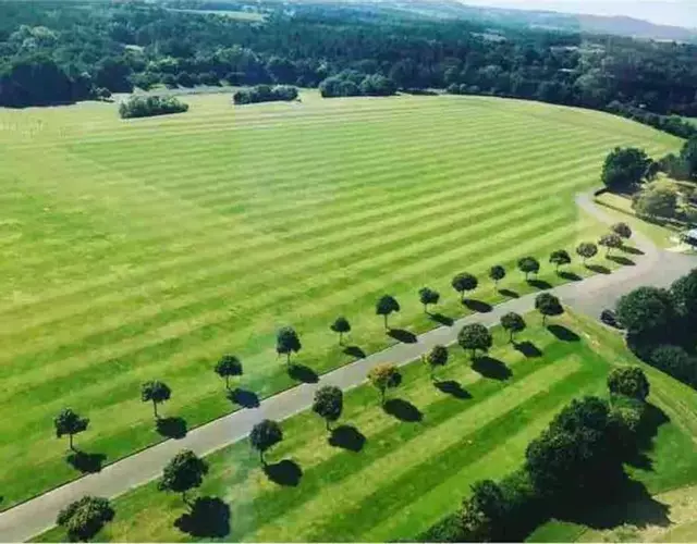 Picturebook cottage on prestigious polo estate