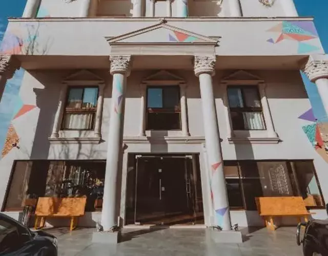 Nomads Hotel