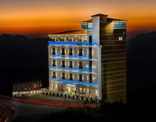 Petra Bermudez Hotel