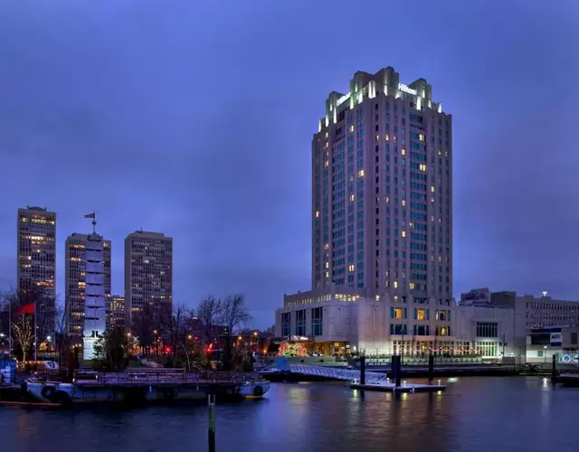 Hilton Philadelphia at Penn's Landing