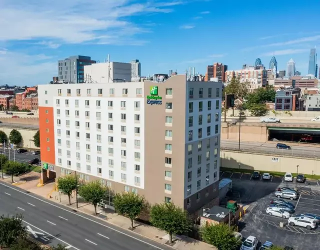 Holiday Inn Express Philadelphia Penn's Landing by IHG