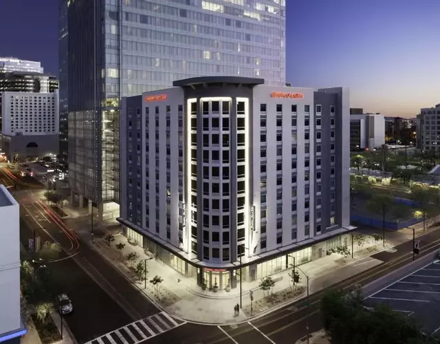 Hampton Inn & Suites Phoenix Downtown