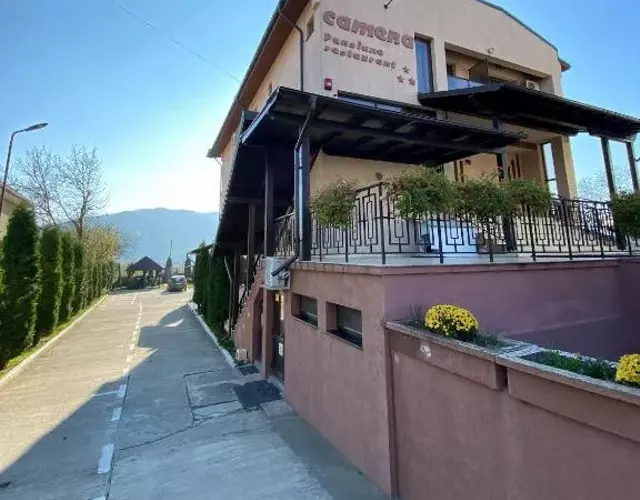 Pensiunea Camena