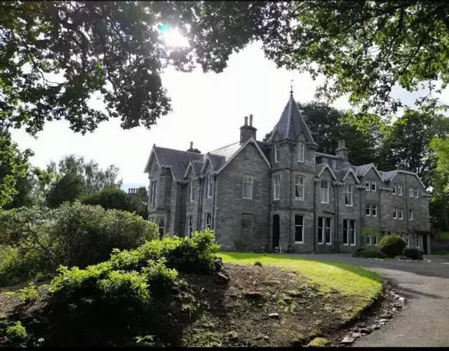 Wellwood Manor