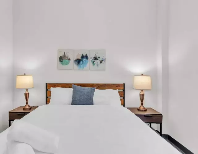 CozySuites Modern 1BR in Downtown Pitts #22