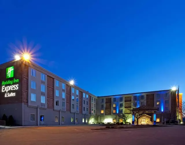 Holiday Inn Express and Suites Pittsburgh West Mifflin by IHG