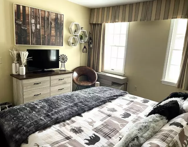 Mountain View Suite Sleeps 4 Ski OnOff Jiminy Peak
