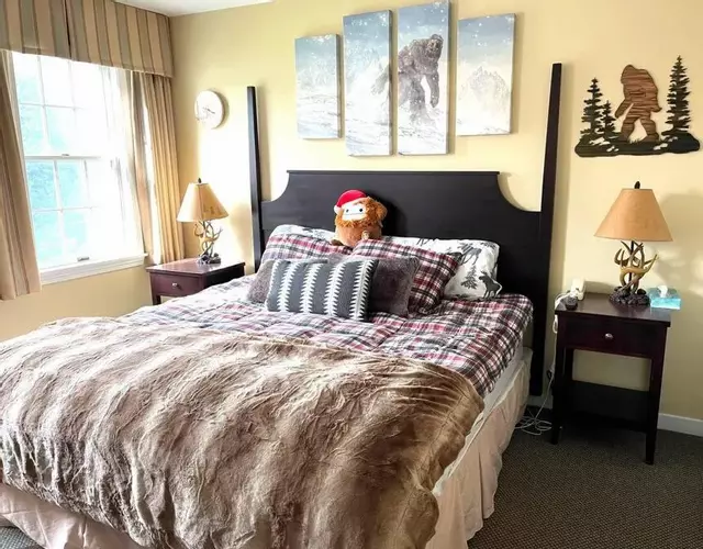 Unique Yeti-Theme Ski On Off Suite Jiminy-Sleeps 4