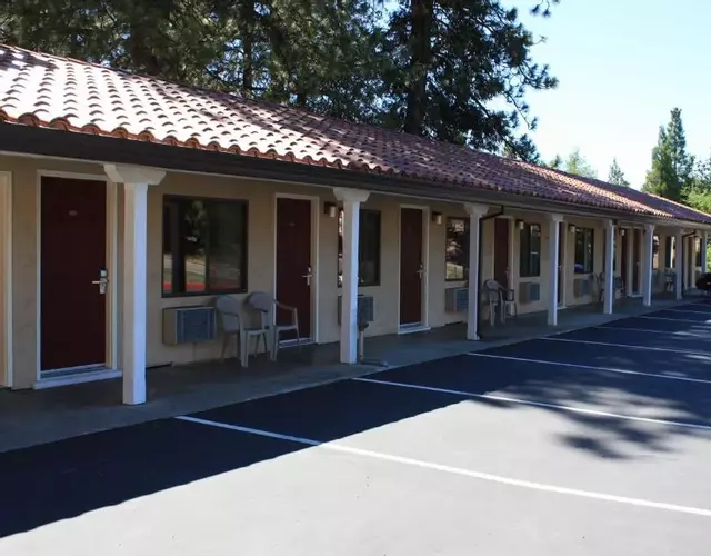 Gold Trail Motor Lodge