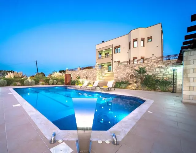 Iremia Luxury Villa with pool