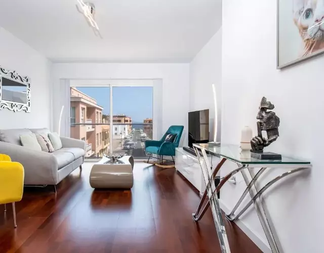 Casa Gus large luxurious apartment with sea view