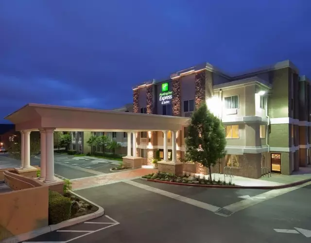 Holiday Inn Express Hotel & Suites Livermore by IHG