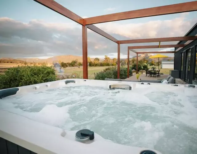 Luxury Barn - The Charles at Broke Hunter Valley
