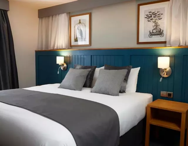 Holmfield Arms by Greene King Inns