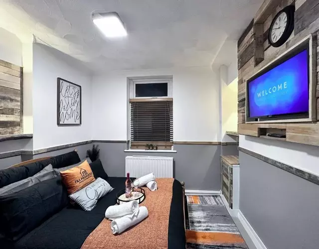 Rustic Rhondda Retreat W Hot Tub & Sauna - Ystrad