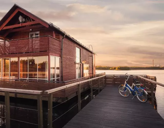 Kelluvat huvilat, Kapteeni, Reposaari