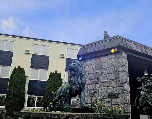 Marina Hotel