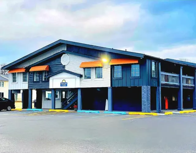 Days Inn and Suites by Wyndham Port Huron