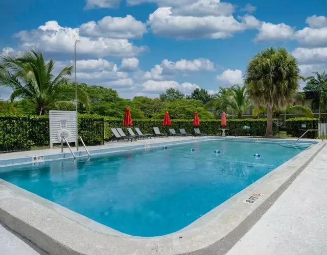 Riverwatch Apartments By Lowkl