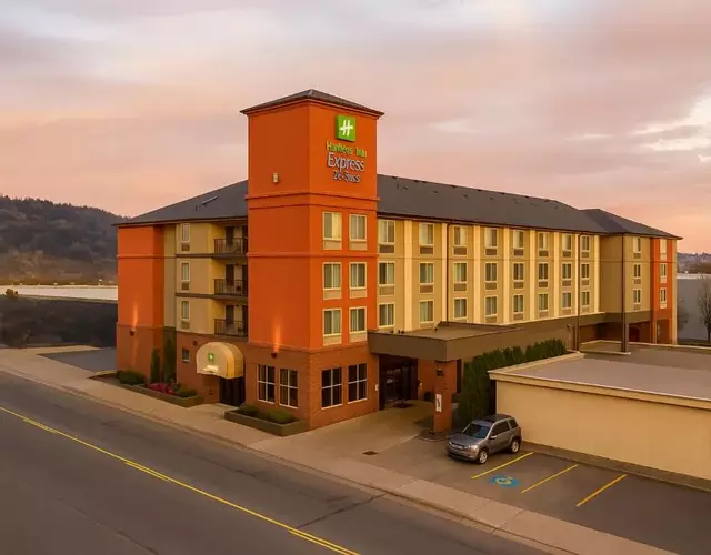 Holiday Inn Express Hotel & Suites Portland-Northwest Downtown by IHG