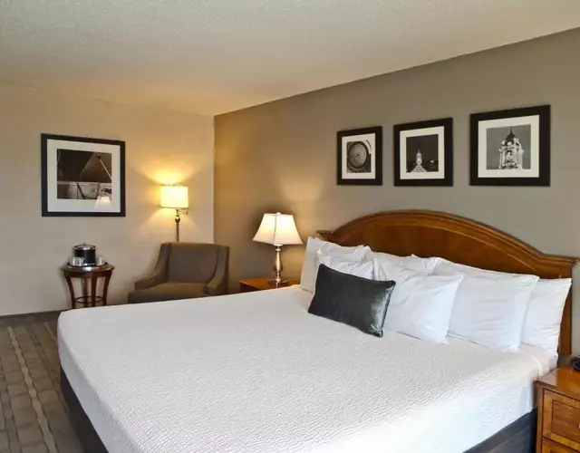 Inn at the Convention Center