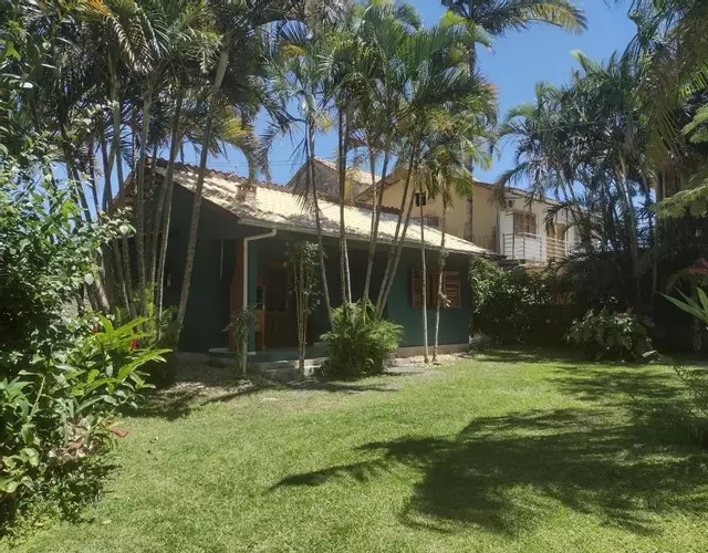 Casa em meio a natureza e próxima a praia