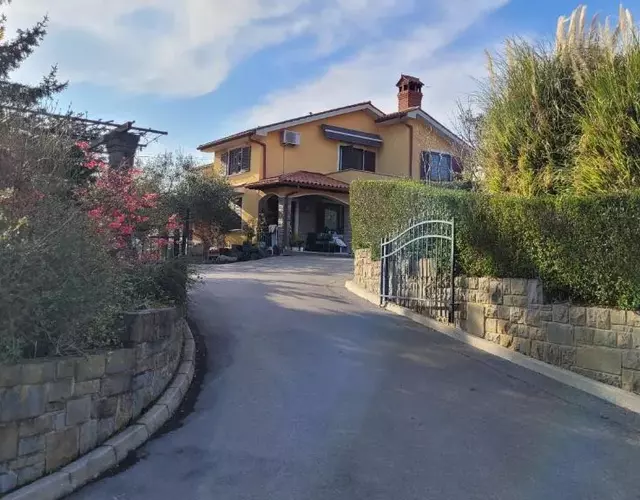Mar Apartments