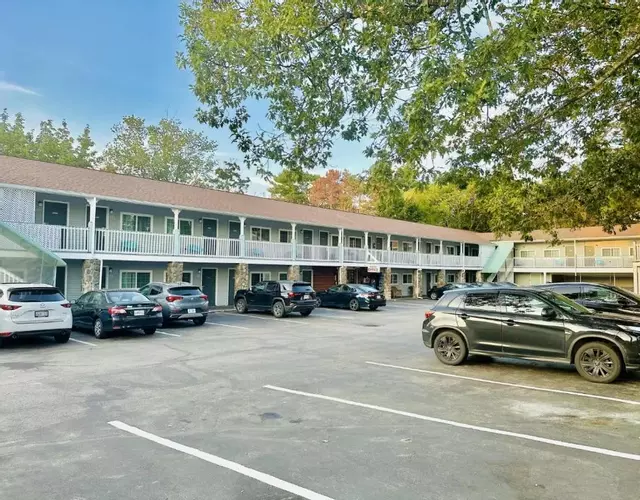 Hampton Motor Inn