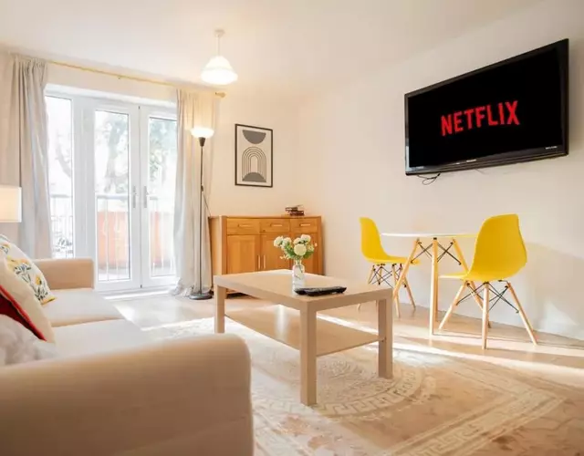 Modern 2-Bed Apartment in Central Portsmouth