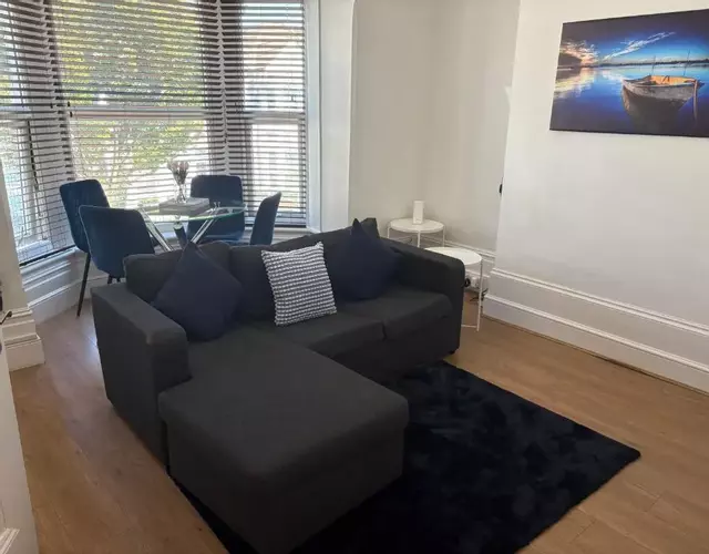 Laburnum - 2 bedroom - Sleeps 6, Outside Space, Free Parking