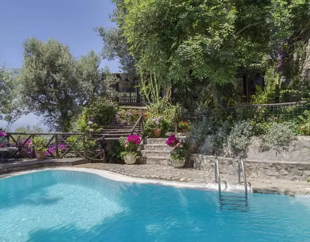 Amore Rentals - Villa Era