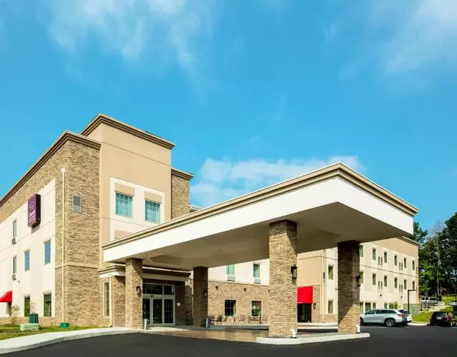 Comfort Suites Fishkill near Interstate 84