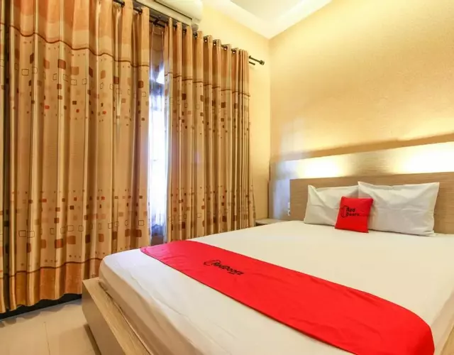 RedDoorz near Candi Ratu Boko