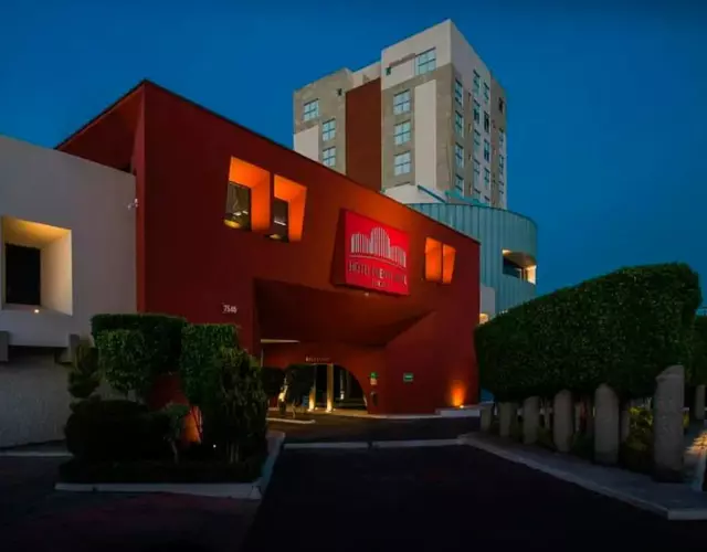 Hotel Puente Real