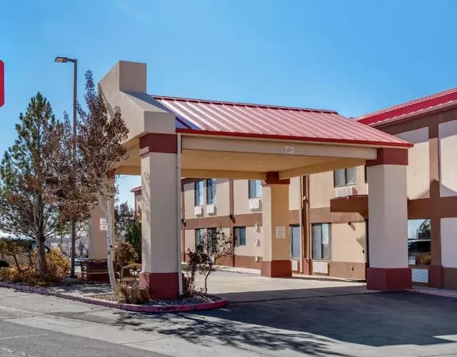 Econo Lodge Pueblo North
